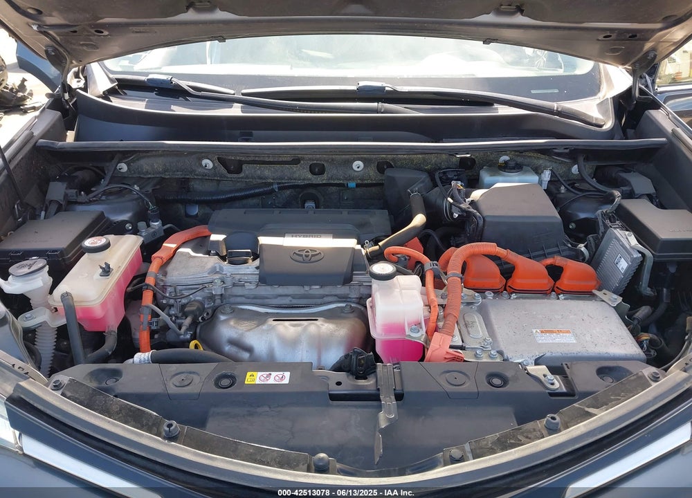 2018 TOYOTA RAV4 HYBRID XLE VIN: JTMRJREV5JD240054