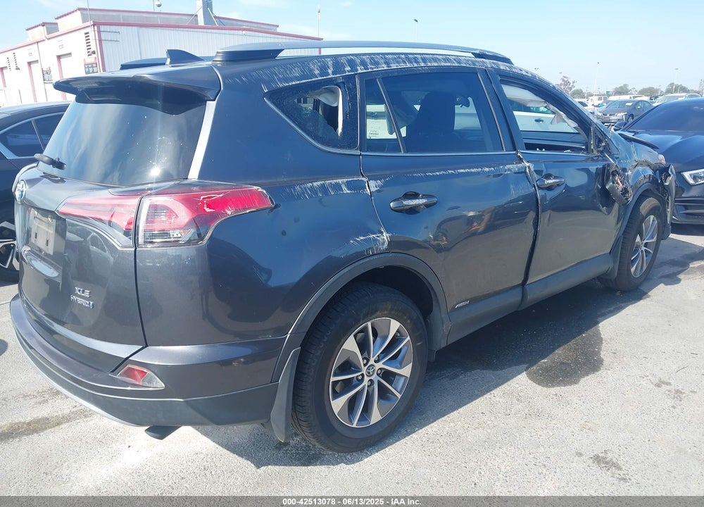 2018 TOYOTA RAV4 HYBRID XLE VIN: JTMRJREV5JD240054