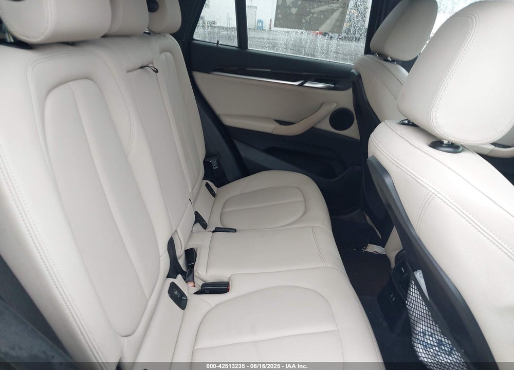 2018 BMW X1 VIN: WBXHT3C32J5L33213