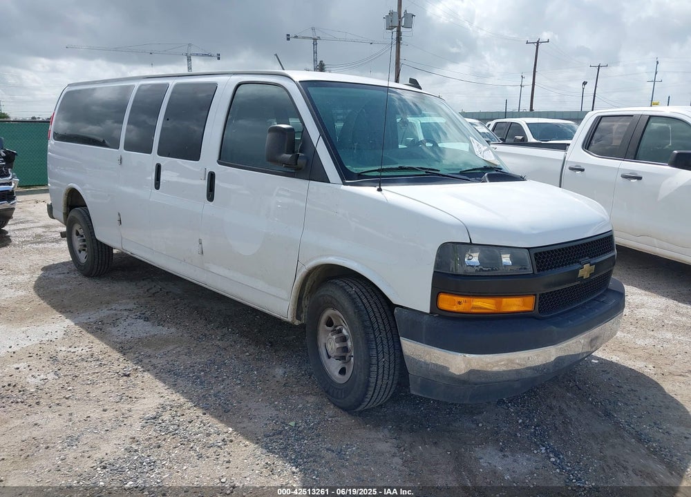 2020 CHEVROLET EXPRESS PASSENGER RWD 3500 EXTENDED WHEELBASE LS VIN: 1GAZGNFG3L1241756