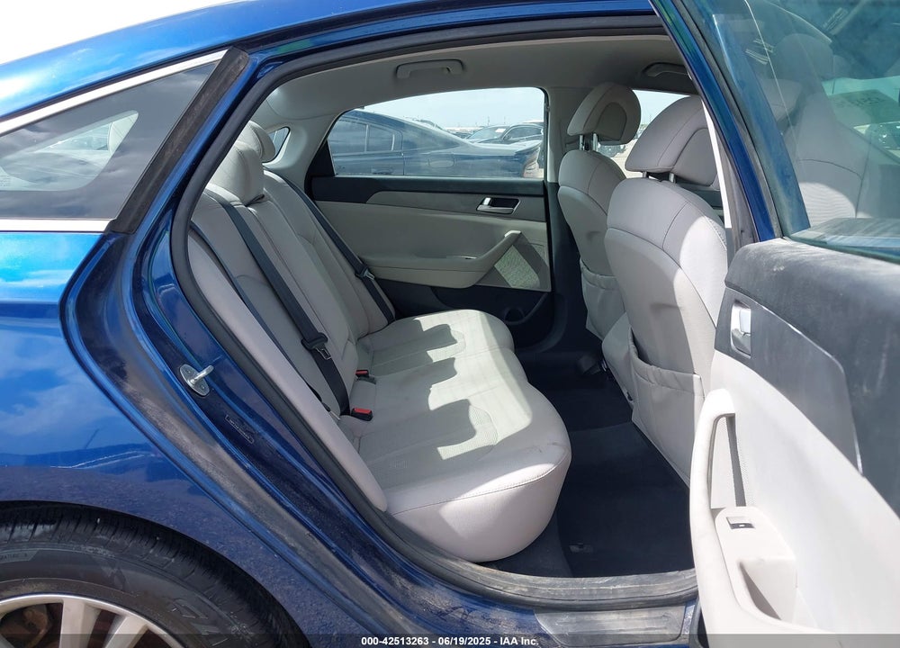 2016 HYUNDAI SONATA VIN: 5NPE24AF5GH281879