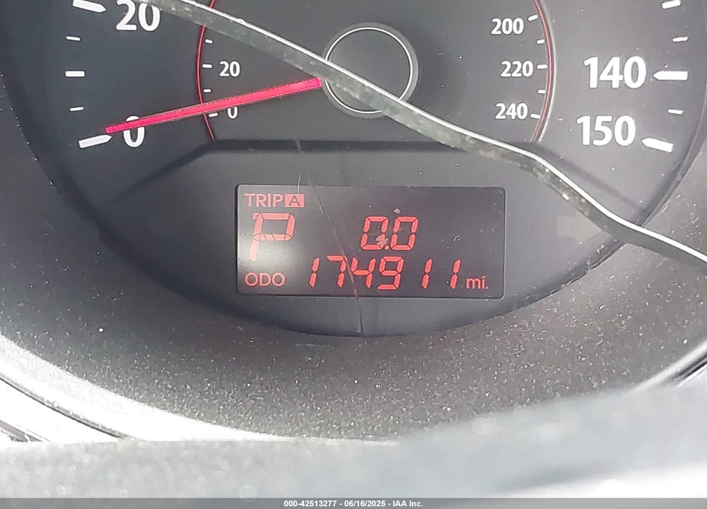 2011 KIA SORENTO LX VIN: 5XYKT3A17BG085814