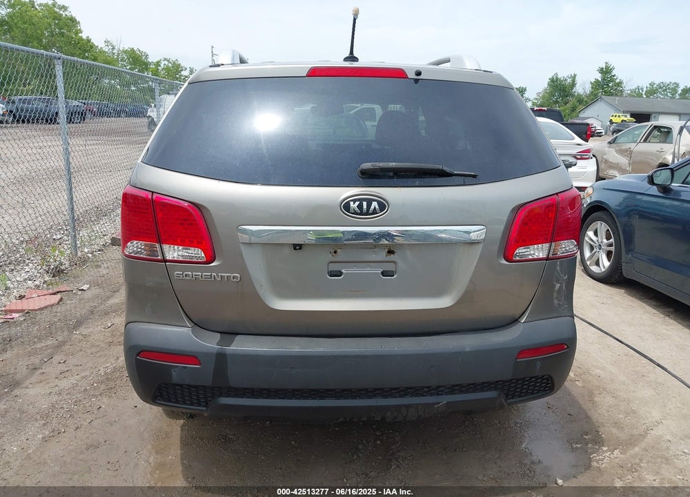 2011 KIA SORENTO LX VIN: 5XYKT3A17BG085814