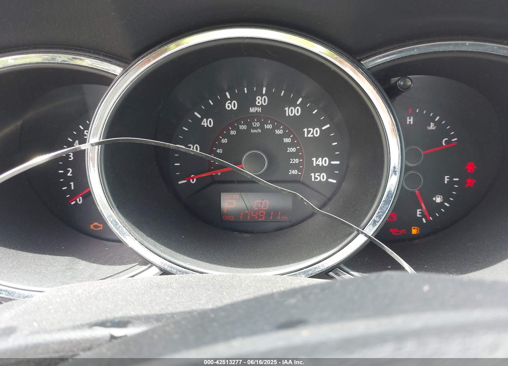 2011 KIA SORENTO LX VIN: 5XYKT3A17BG085814