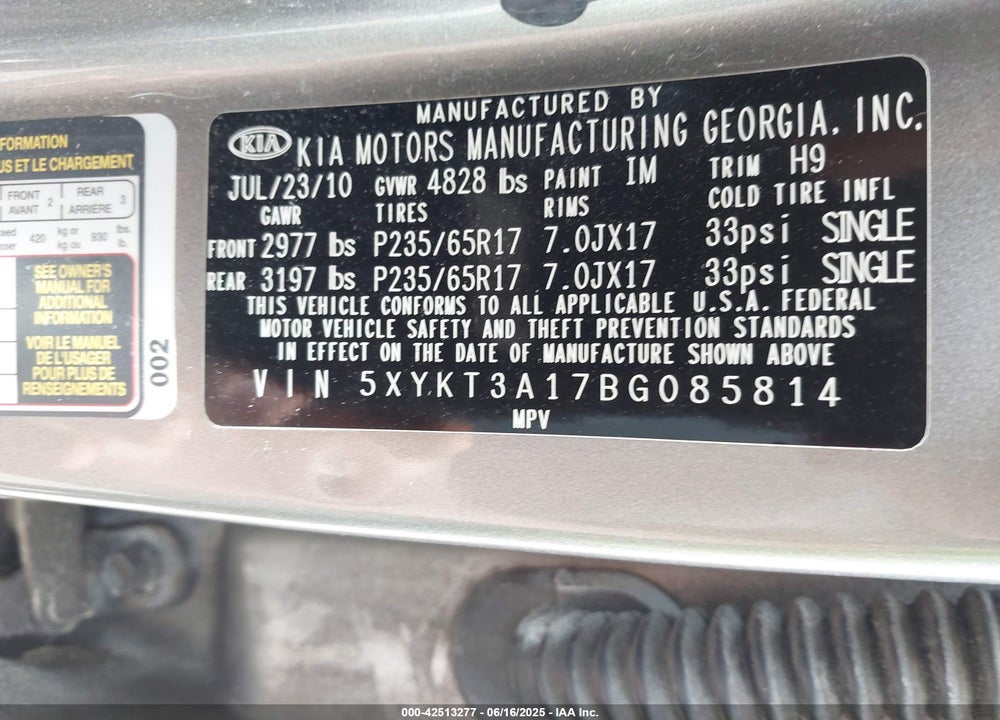 2011 KIA SORENTO LX VIN: 5XYKT3A17BG085814