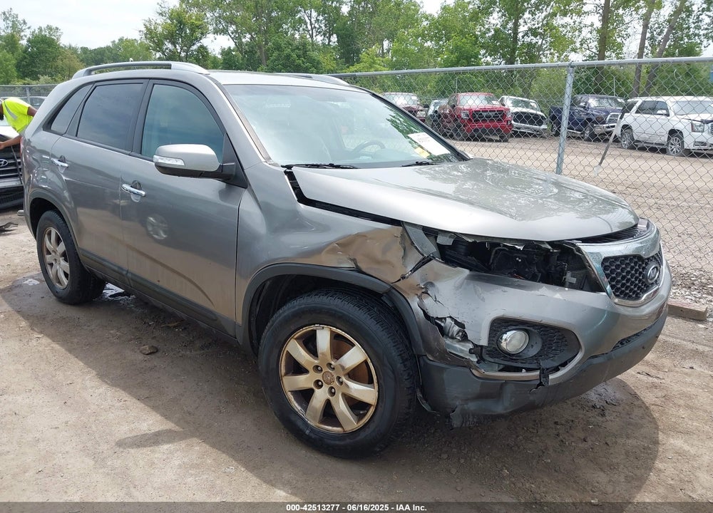 2011 KIA SORENTO LX VIN: 5XYKT3A17BG085814