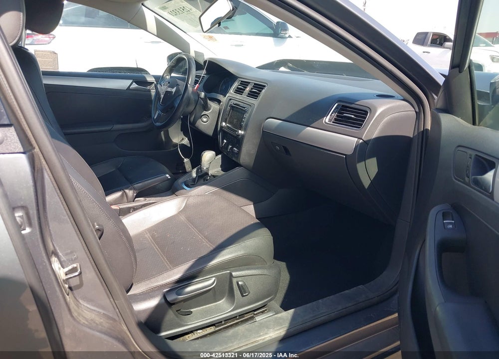 2013 VOLKSWAGEN JETTA VIN: 3VWDP7AJ0DM367686