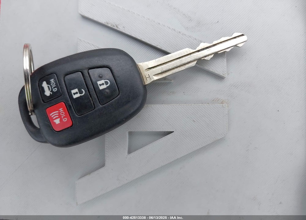 2014 TOYOTA COROLLA VIN: 5YFBURHE7EP135068