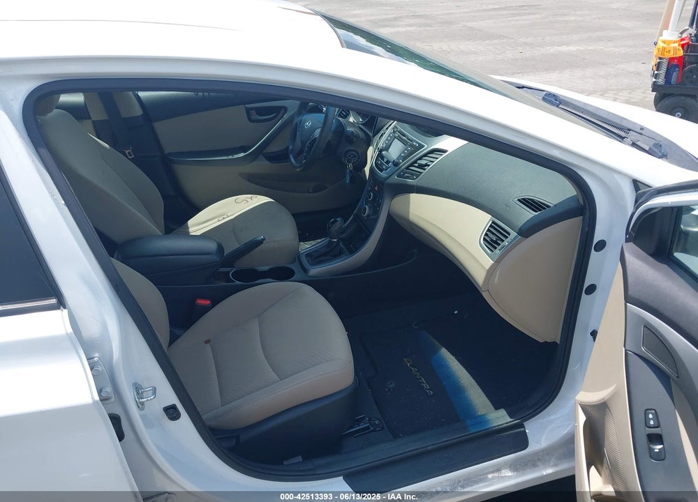 2015 HYUNDAI ELANTRA VIN: 5NPDH4AE8FH641808