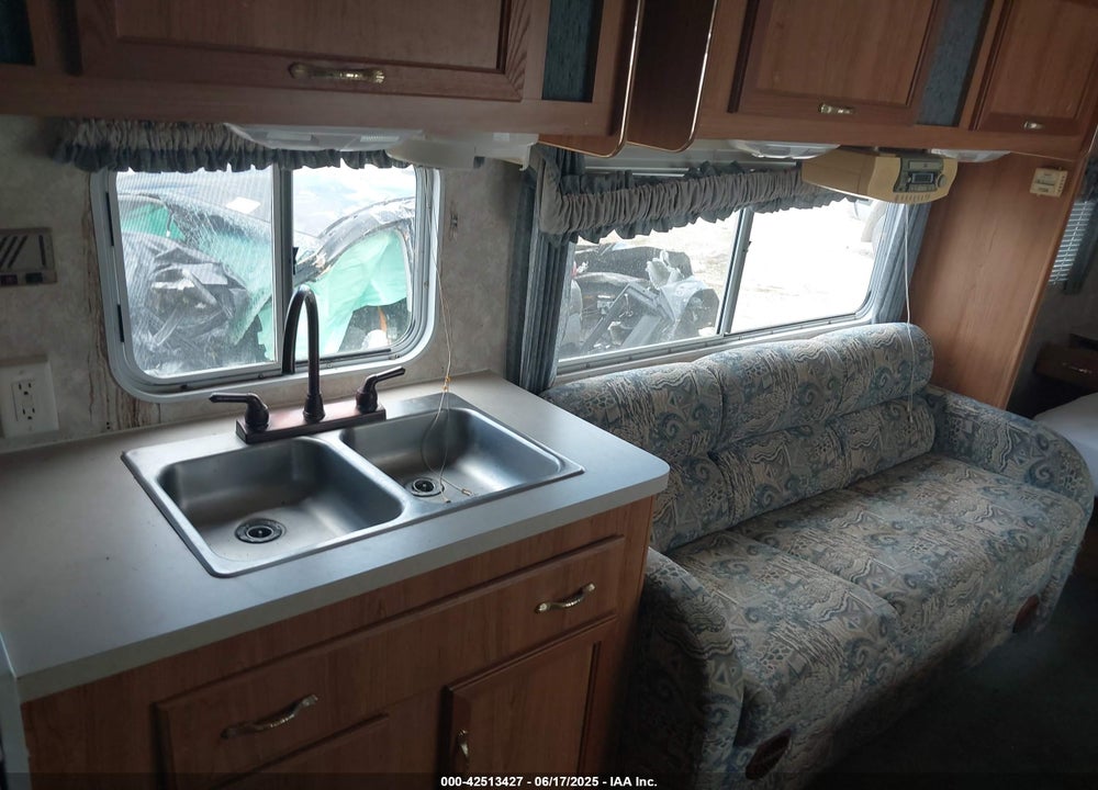 2003 COACHMEN SPIRIT OF AMERICA 24 VIN: 1TC2B217931211730