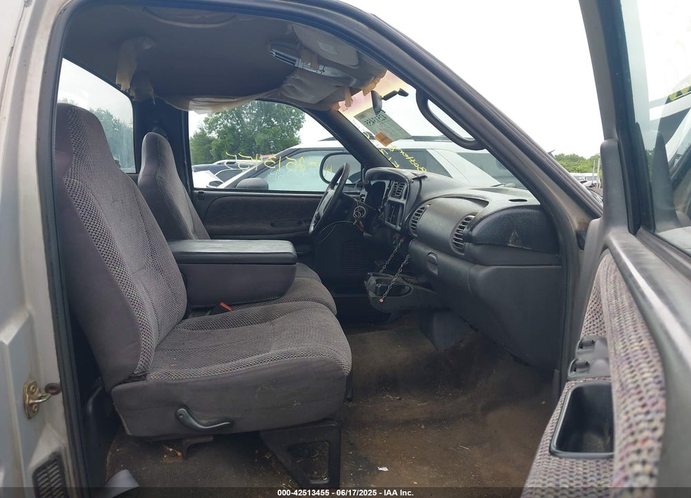 2000 DODGE RAM 1500 ST VIN: 1B7HC16Y3YS541914