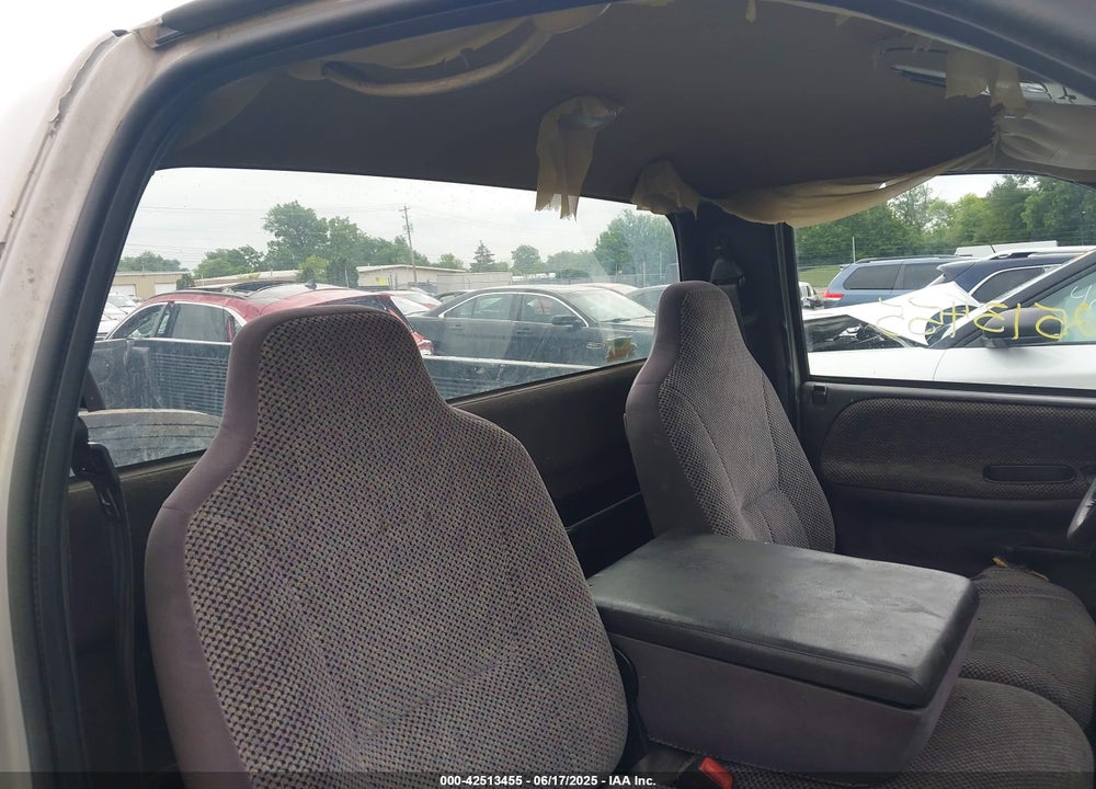2000 DODGE RAM 1500 ST VIN: 1B7HC16Y3YS541914