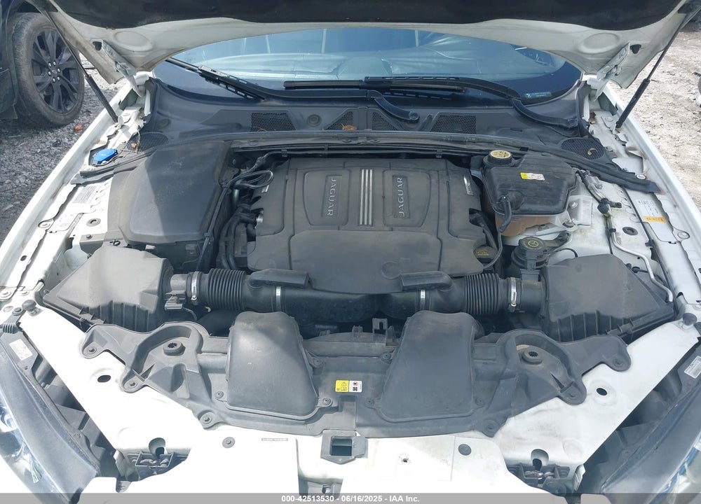 2015 JAGUAR XF VIN: SAJWA0F79F8U64380
