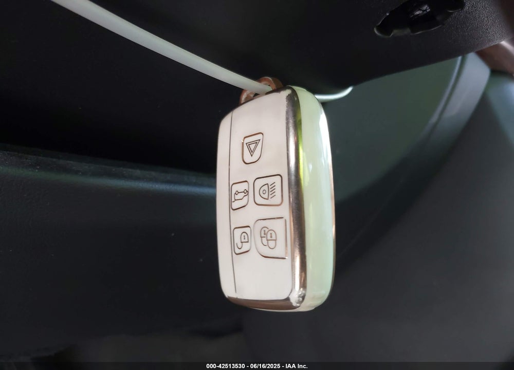 2015 JAGUAR XF VIN: SAJWA0F79F8U64380
