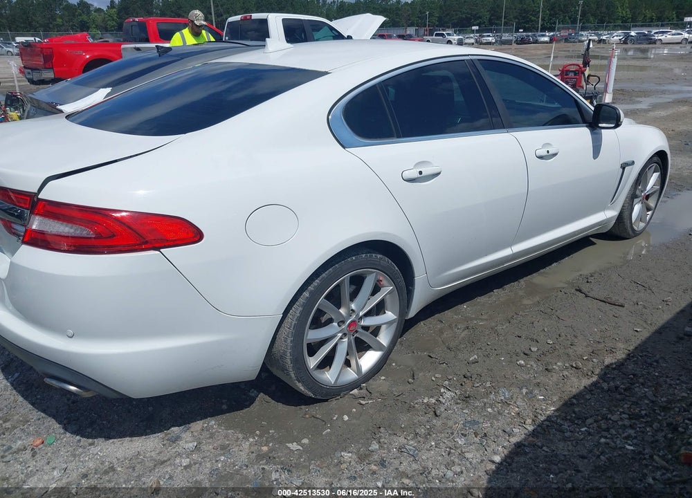 2015 JAGUAR XF VIN: SAJWA0F79F8U64380