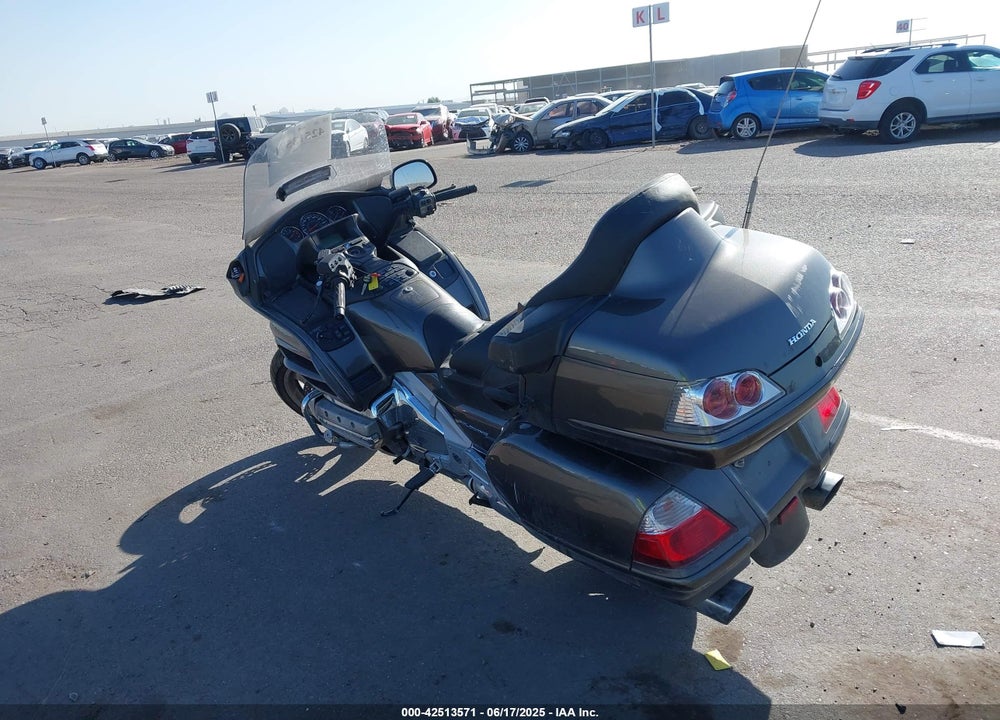 2010 HONDA GL1800 VIN: 1HFSC47G1AA901163