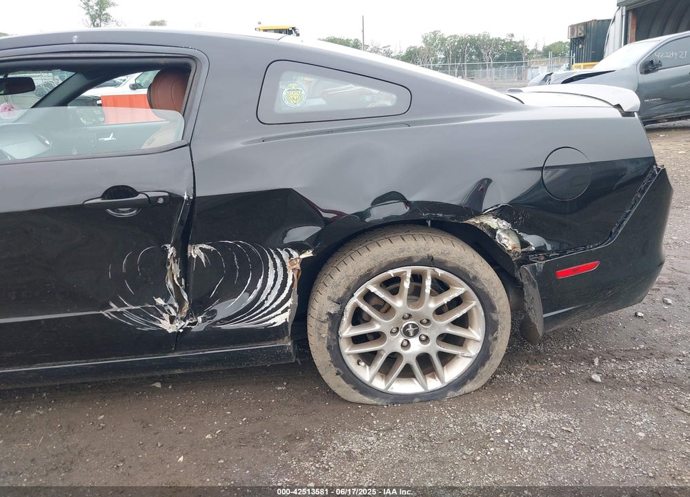 2014 FORD MUSTANG VIN: 1ZVBP8AMXE5246260