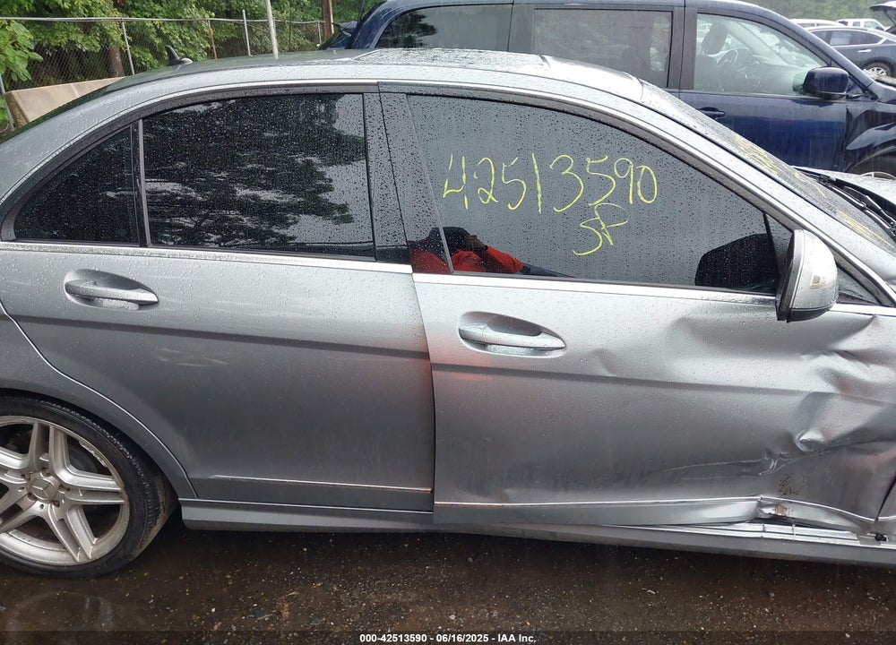 2008 MERCEDES-BENZ C 300 VIN: WDDGF54X48F189512