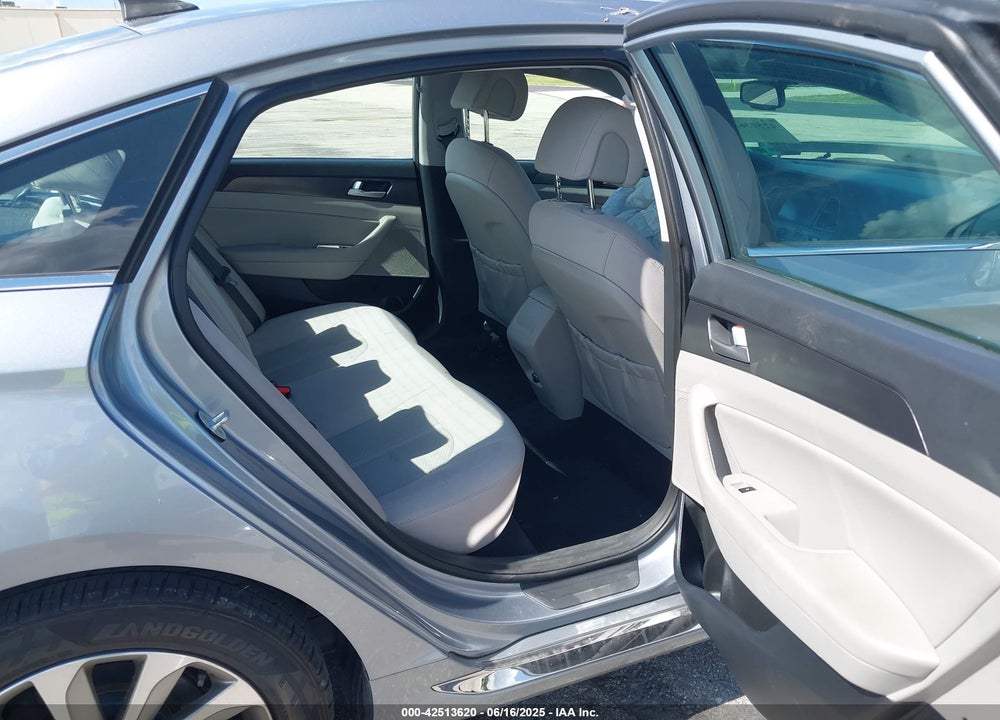 2017 HYUNDAI SONATA VIN: 5NPE34AF1HH444462