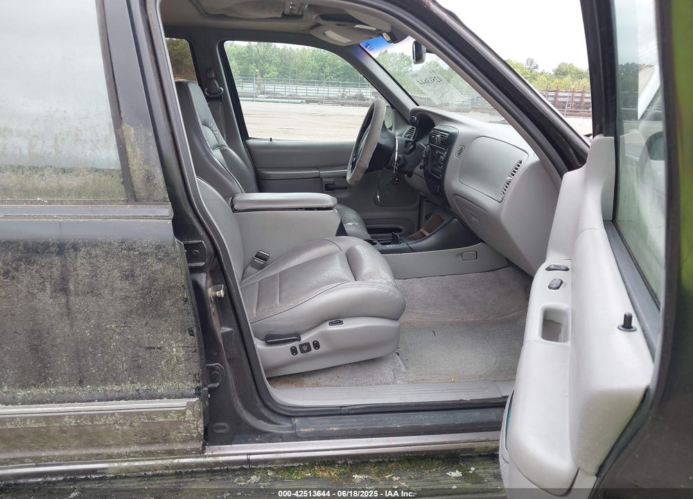 1996 FORD EXPLORER VIN: 1FMDU34X7TZB67613
