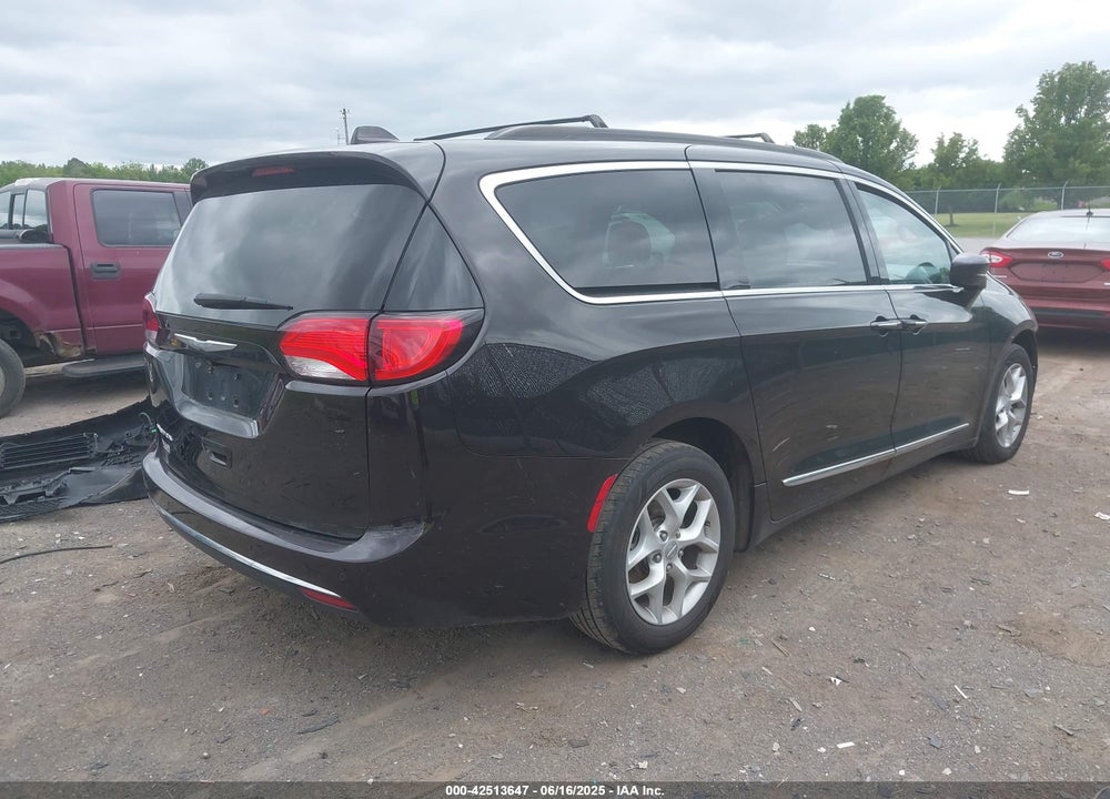 2017 CHRYSLER PACIFICA TOURING L VIN: 2C4RC1BG6HR654386