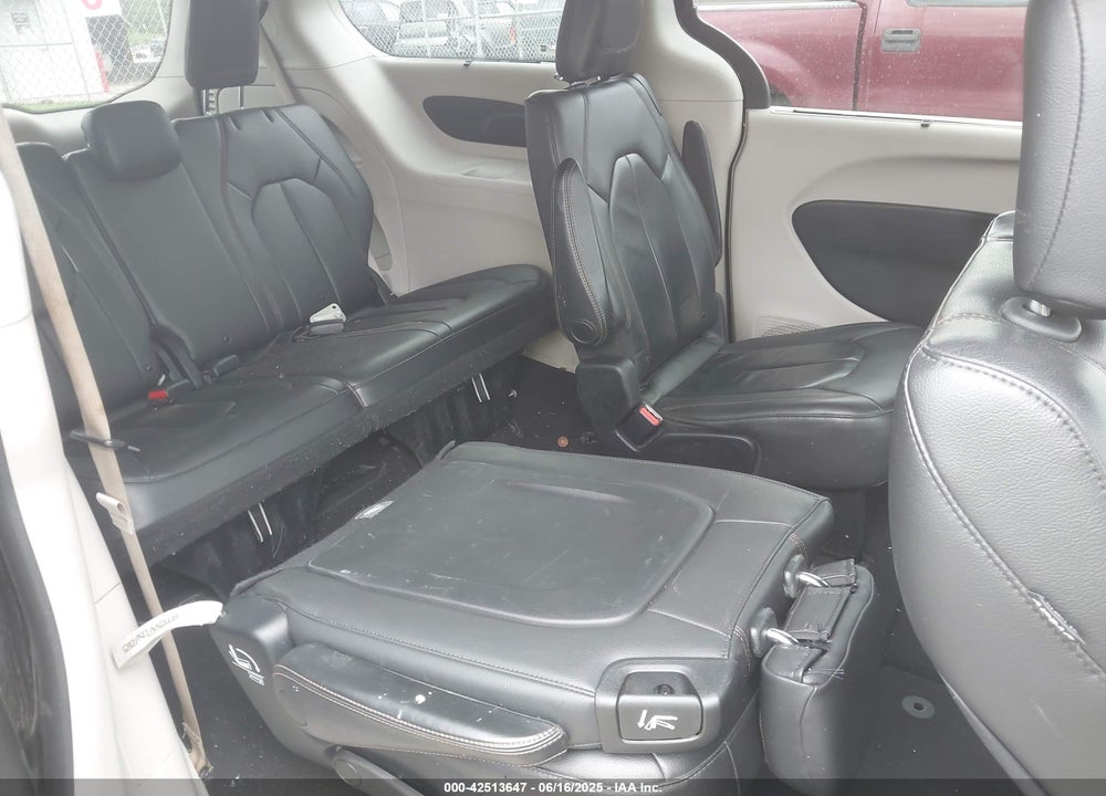 2017 CHRYSLER PACIFICA TOURING L VIN: 2C4RC1BG6HR654386