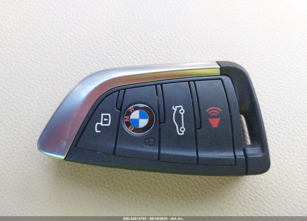 2025 BMW X4 VIN: 5UX33DT04S9Z75394