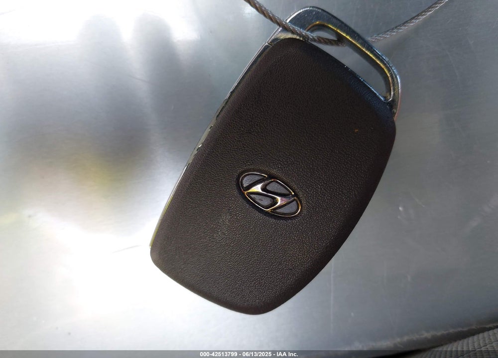 2019 HYUNDAI TUCSON VIN: KM8J33A44KU850106