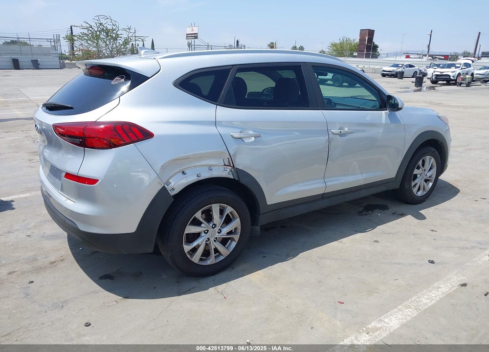 2019 HYUNDAI TUCSON VIN: KM8J33A44KU850106