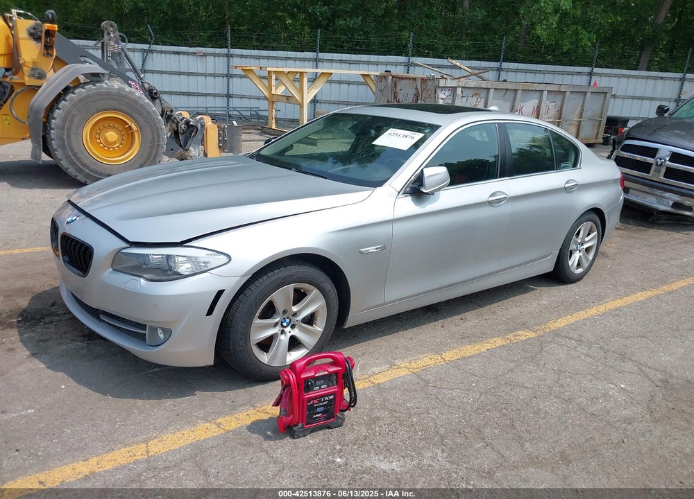 2013 BMW 528I XDRIVE VIN: WBAXH5C57DD111863