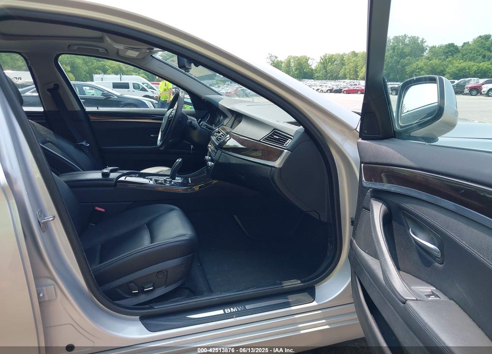 2013 BMW 528I XDRIVE VIN: WBAXH5C57DD111863