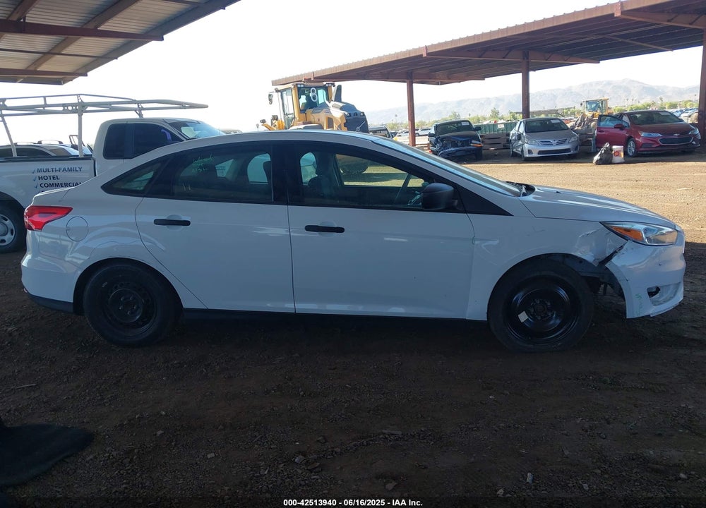 2015 FORD FOCUS VIN: 1FADP3E28FL232755