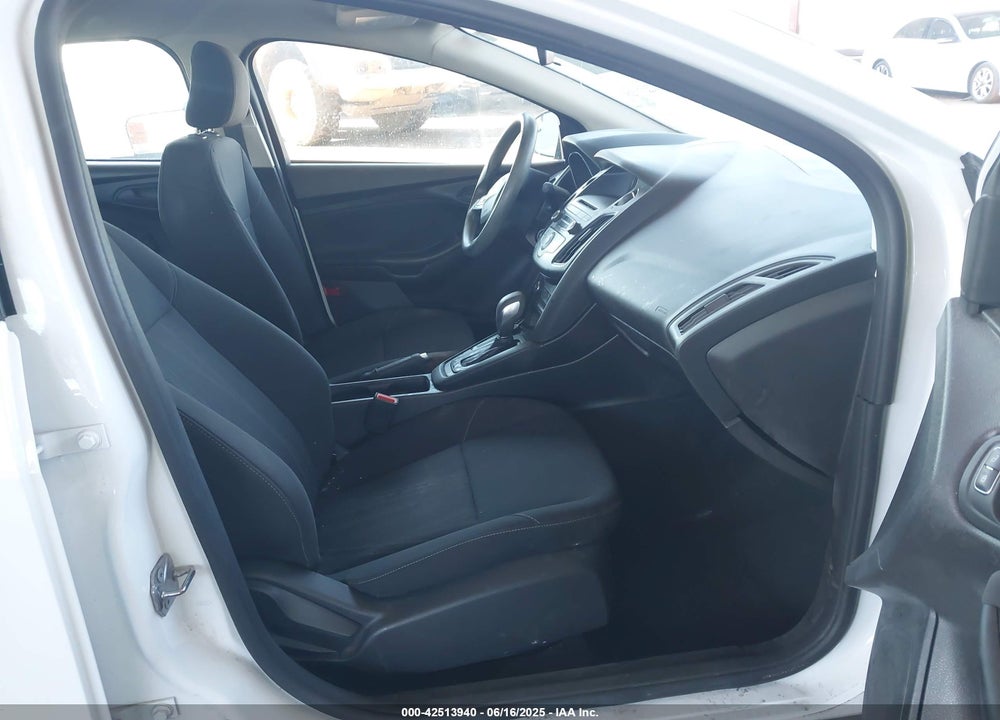 2015 FORD FOCUS VIN: 1FADP3E28FL232755