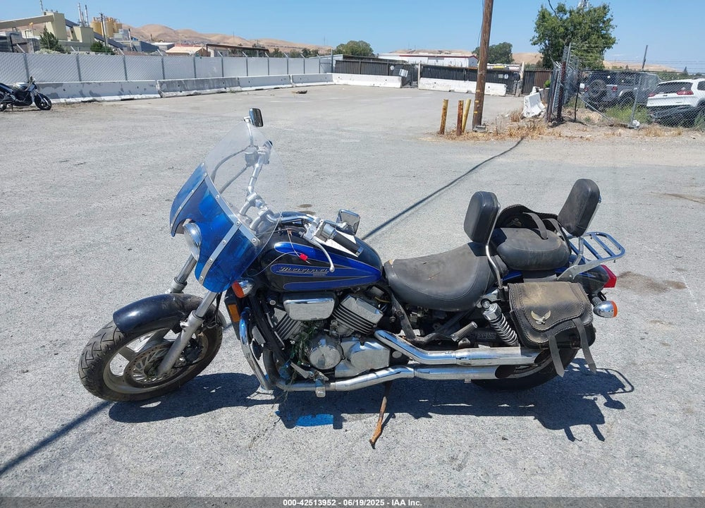 1998 HONDA VF750 C2 VIN: JH2RC4345WM300100