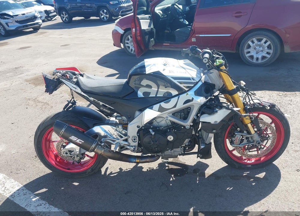2017 APRILIA TUONO V4 1100 FACTORY VIN: ZD4KGUA01HS000085