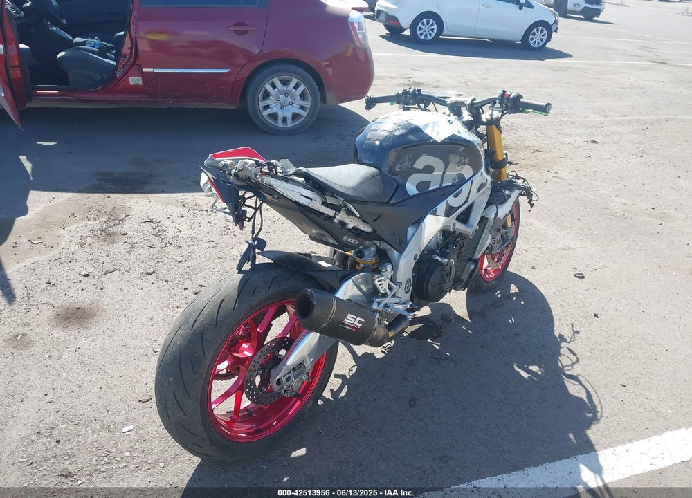 2017 APRILIA TUONO V4 1100 FACTORY VIN: ZD4KGUA01HS000085