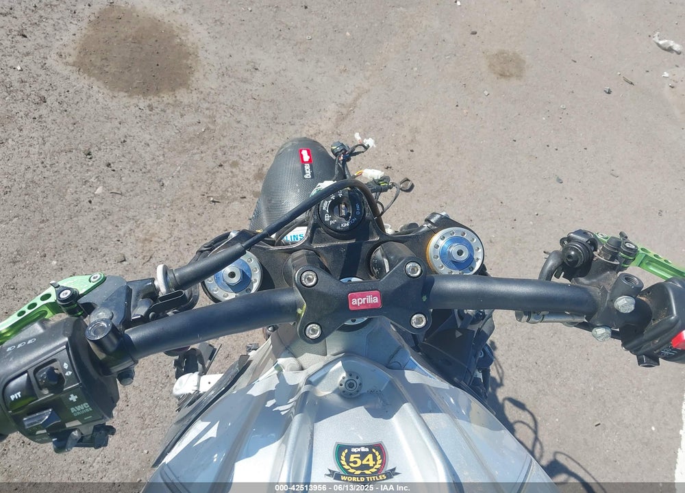 2017 APRILIA TUONO V4 1100 FACTORY VIN: ZD4KGUA01HS000085
