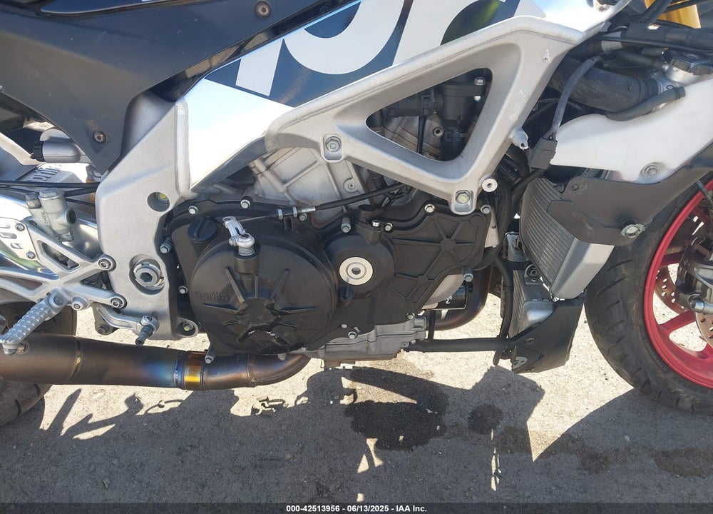 2017 APRILIA TUONO V4 1100 FACTORY VIN: ZD4KGUA01HS000085