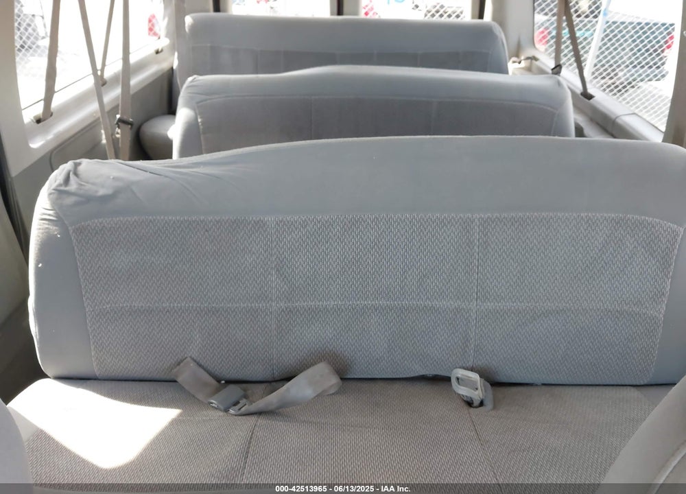 2006 FORD E-350 SUPER DUTY CHATEAU/XL/XLT VIN: 1FBNE31LX6DA61735