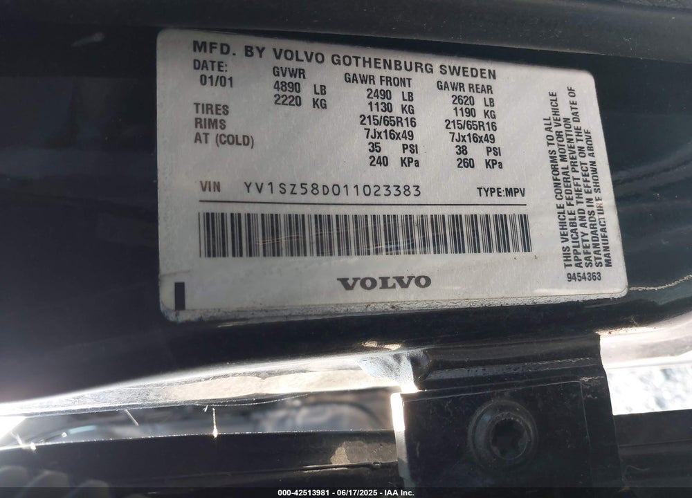 2001 VOLVO V70 XC VIN: YV1SZ58D011023383