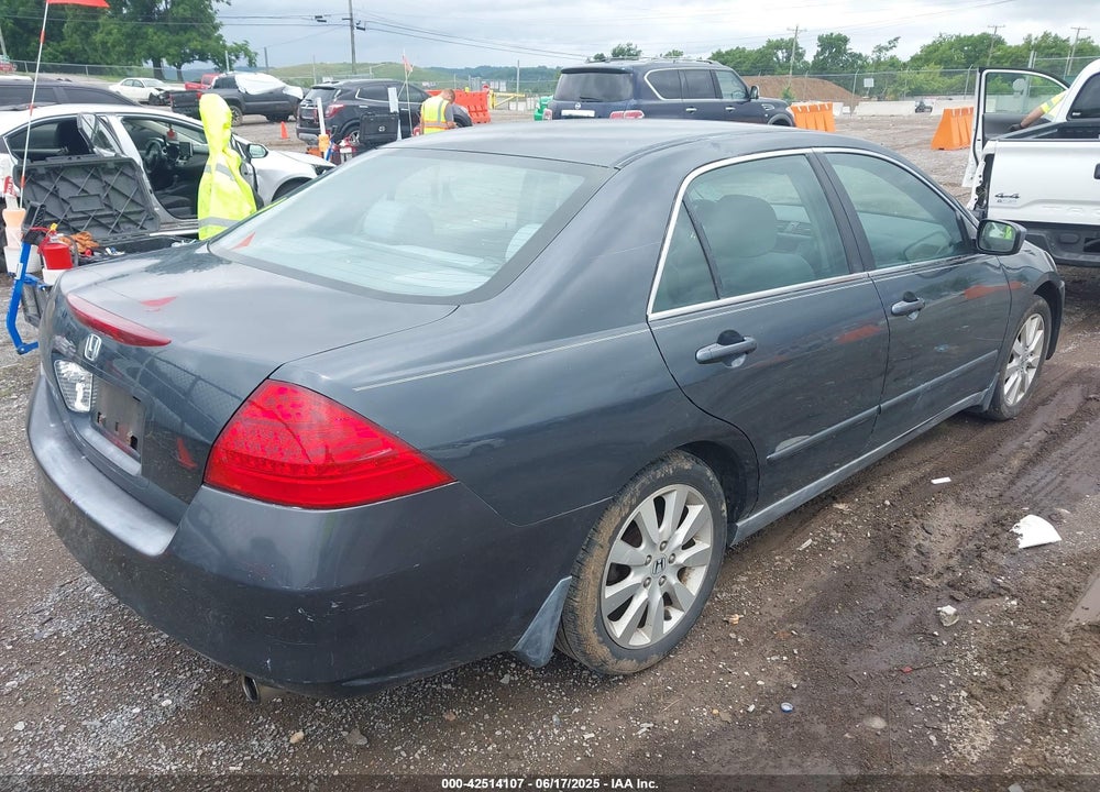 2007 HONDA ACCORD 3.0 SE VIN: 1HGCM66497A066325