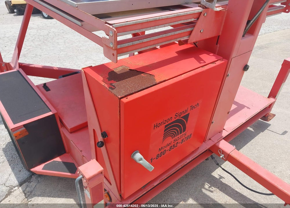 2013 BELL MACHINE TRAFFIC SIGNAL VIN: 2EL657560