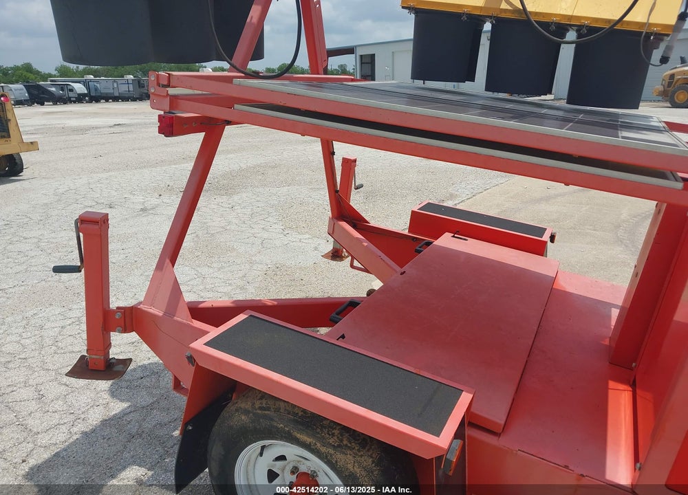 2013 BELL MACHINE TRAFFIC SIGNAL VIN: 2EL657560