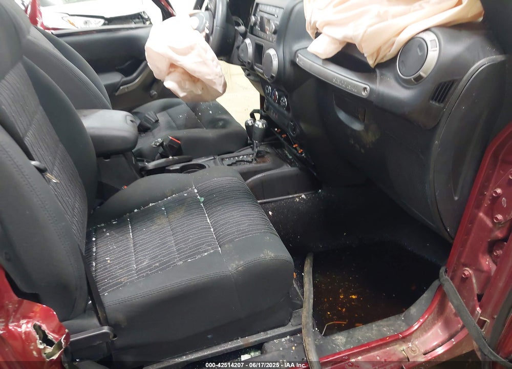 2011 JEEP WRANGLER / VIN: 1J4AA2D19BL613164