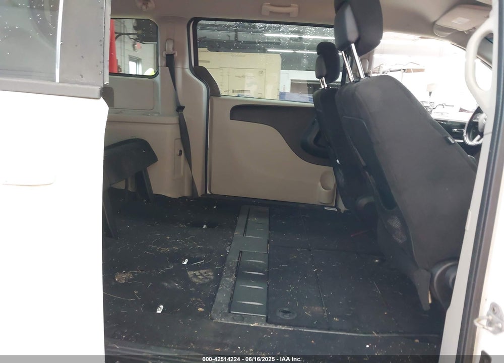 2012 DODGE GRAND CARAVAN SXT VIN: 2C4RDGCG1CR242335