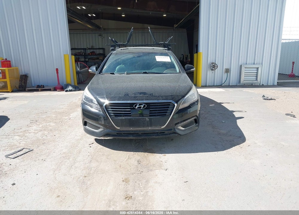 2016 HYUNDAI SONATA HYBRID LIMITED VIN: KMHE34L19GA010096