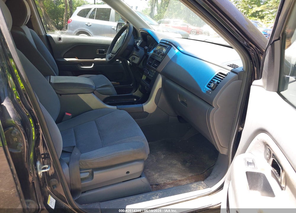 2006 HONDA PILOT EX VIN: 5FNYF184X6B013430
