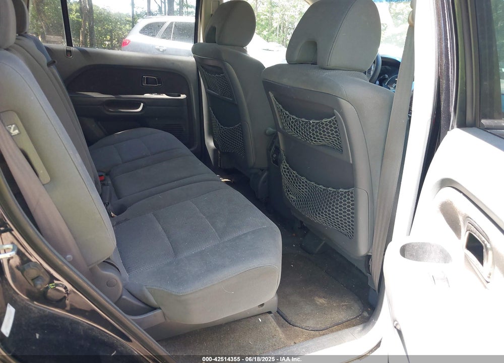 2006 HONDA PILOT EX VIN: 5FNYF184X6B013430