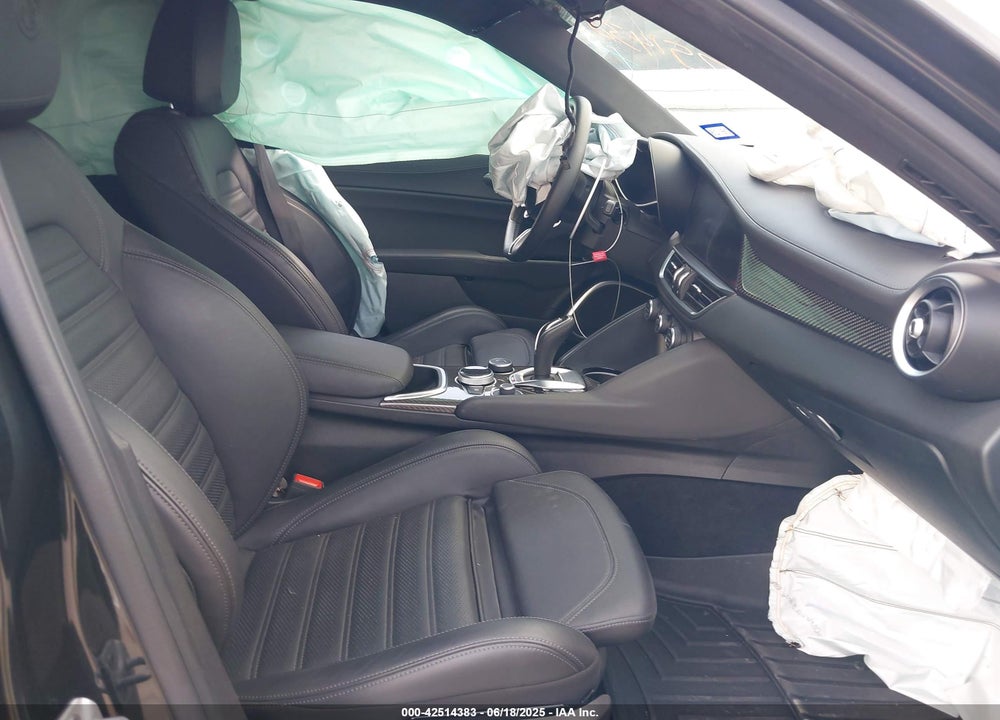 2023 ALFA ROMEO GIULIA VIN: ZARFAMEV9P7674979