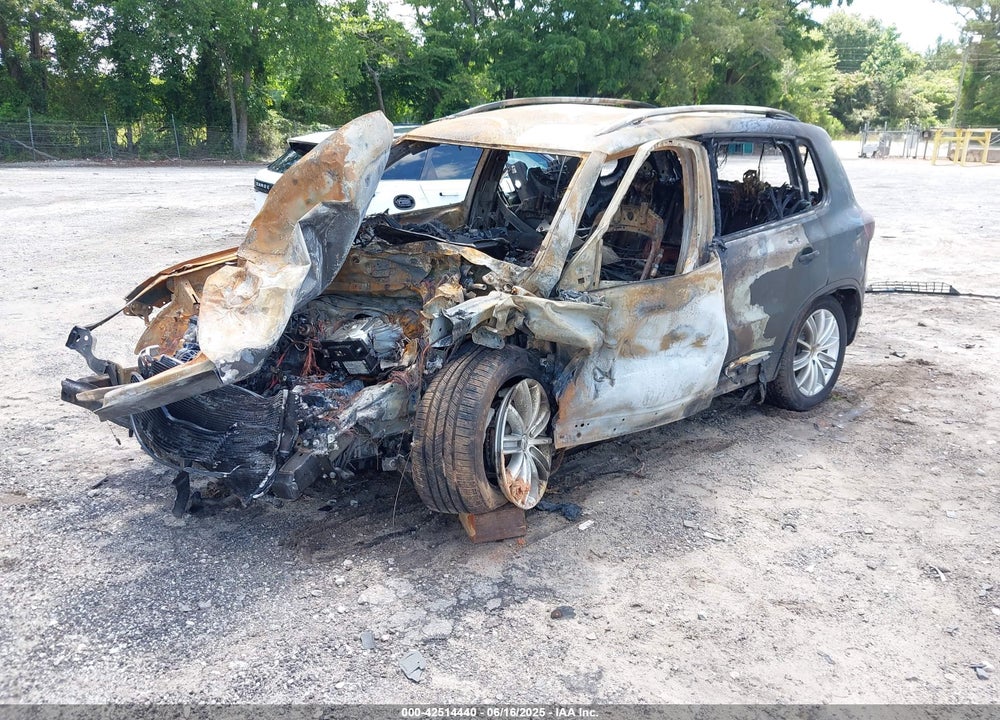 2013 VOLKSWAGEN TIGUAN VIN: WVGAV3AX1DW590226